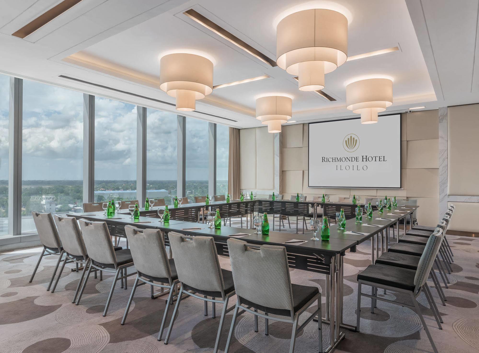 Richmonde Hotel Iloilo Extérieur photo