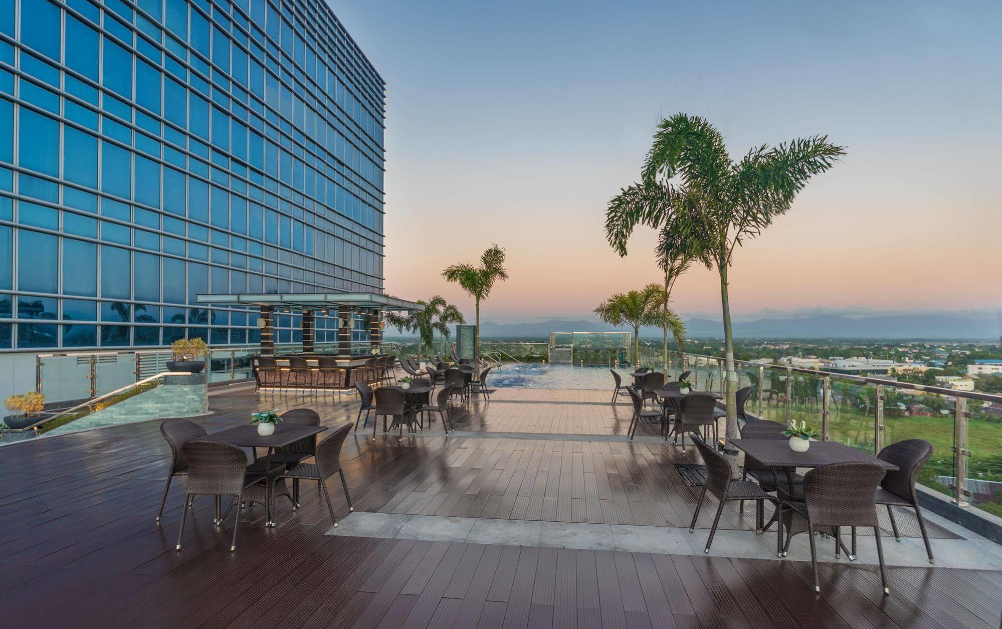 Richmonde Hotel Iloilo Extérieur photo